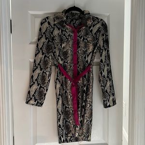 Rampage snakeskin mini dress functional buttons hot pink detail
